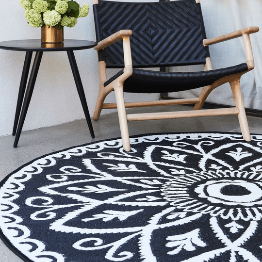 Benaras Black And White Floral Recycled Plastic Reversible Outdoor Rug