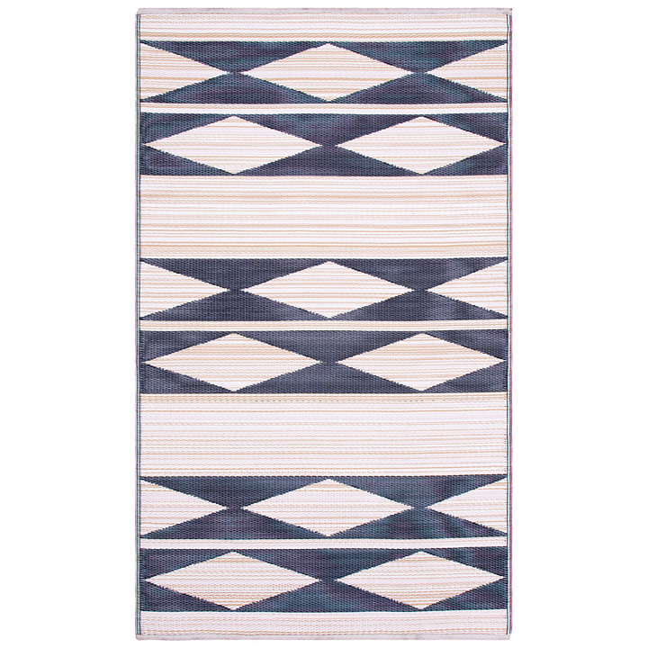 Cairo Modern Outdoor Recycled Plastic Area Rug