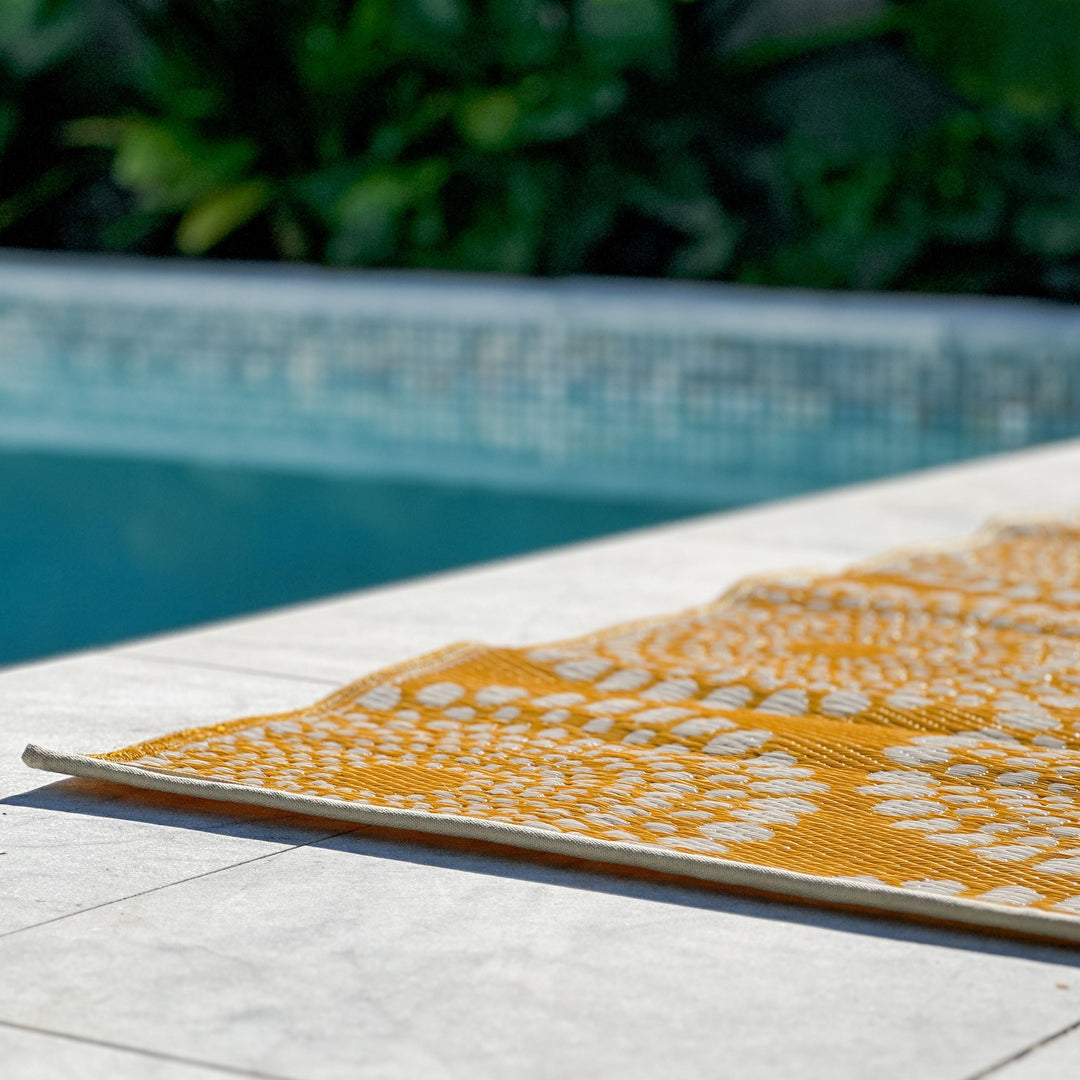 Daisies Yellow Recycled Plastic Outdoor Rug