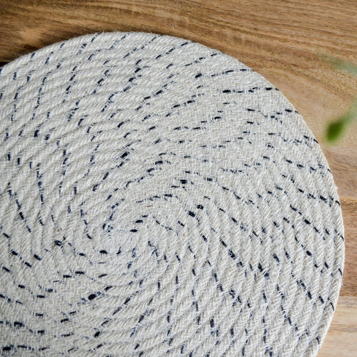 Set Of 4 Dove Ivory Braided 35 cm Jute Round Placemat