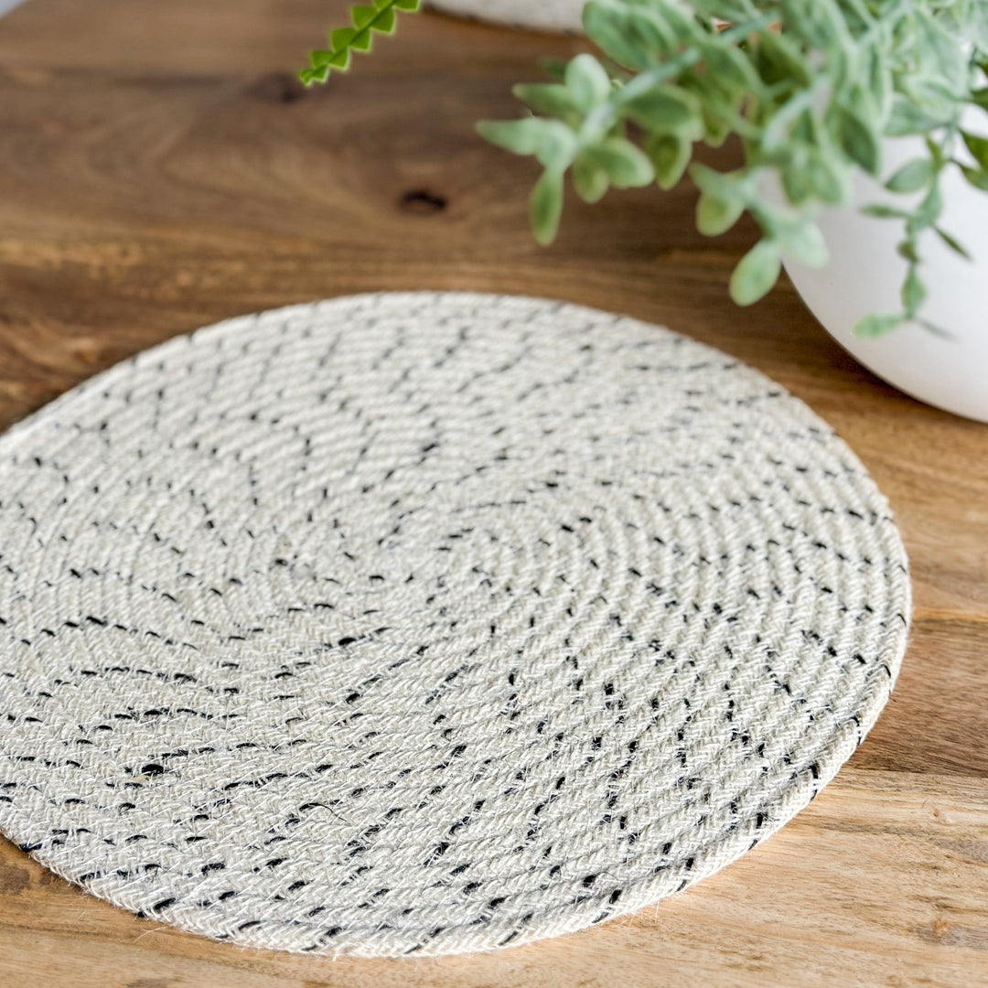 Set Of 4 Dove Ivory Braided 35 cm Jute Round Placemat