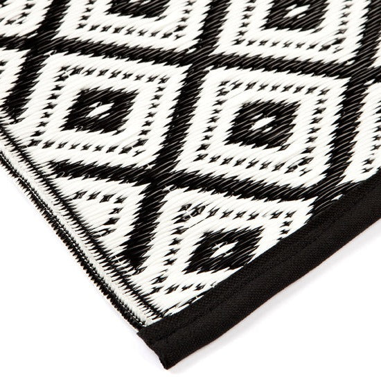 Kimberley Black and White Diamond Recycled Plastic Large Rug