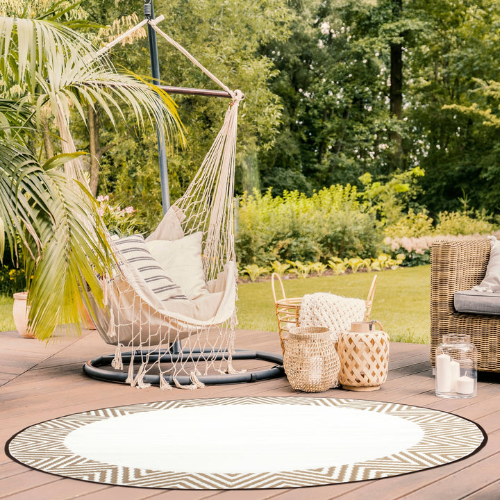 Olympia Beige & White Modern Recycled Plastic Round Outdoor Rug