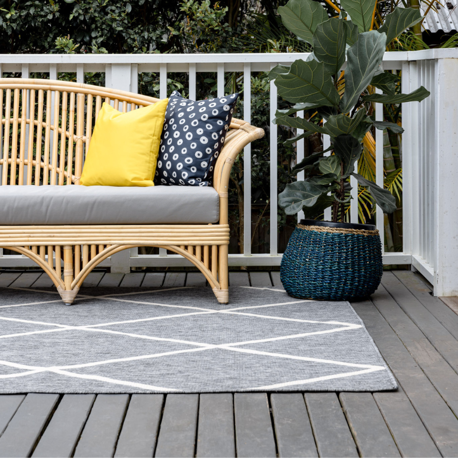 Tucson Grey Diamond Pattern Polypropylene Outdoor Rug