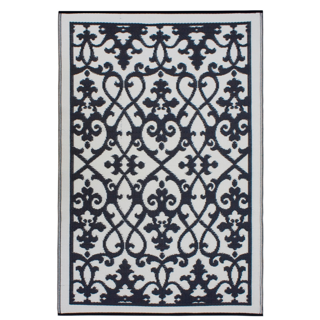 Venice Black and Cream Traditional Recycled Plastic Large Rug