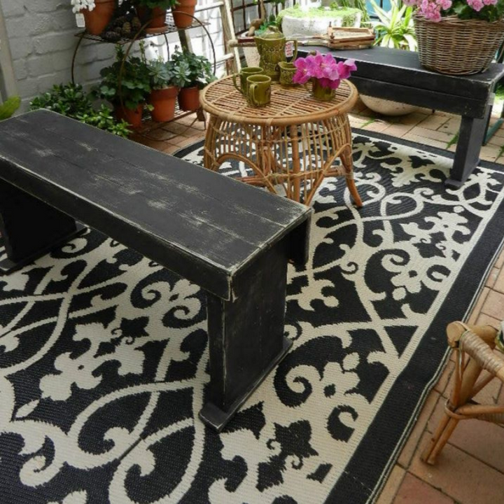 Venice Black and Cream Traditional Recycled Plastic Outdoor Rug