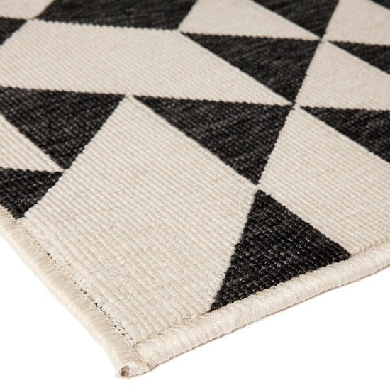 Yuma Black And Cream Modern Polypropylene Outdoor Rug