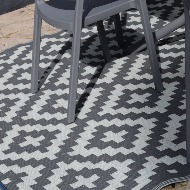 Aztec Grey And White Reversible Outdoor Large Rug - Recycled Plastic Rugs & Mats Fab Habitat