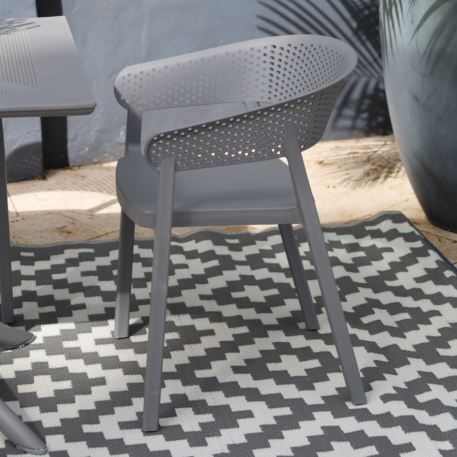 Aztec Grey And White Reversible Recycled Plastic Outdoor Area Rug - Recycled Plastic Rugs & Mats Fab Habitat