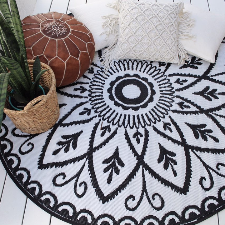 Benaras Black And White Floral Recycled Plastic Reversible Outdoor Rug - Recycled Plastic Rugs & Mats Fab Habitat