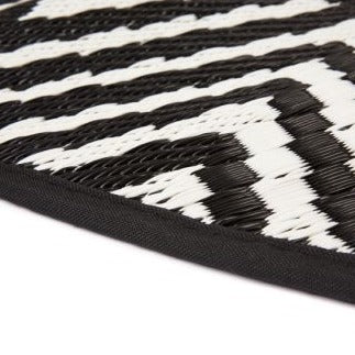 Olympia Black and White Recycled Plastic Large Round Rug - Recycled Plastic Rugs & Mats Fab Habitat