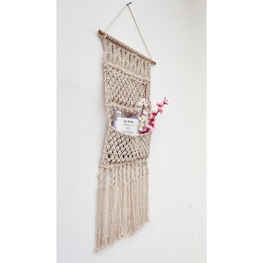 Muland Macramé Wall Hanging Book Holder with Dual Pockets