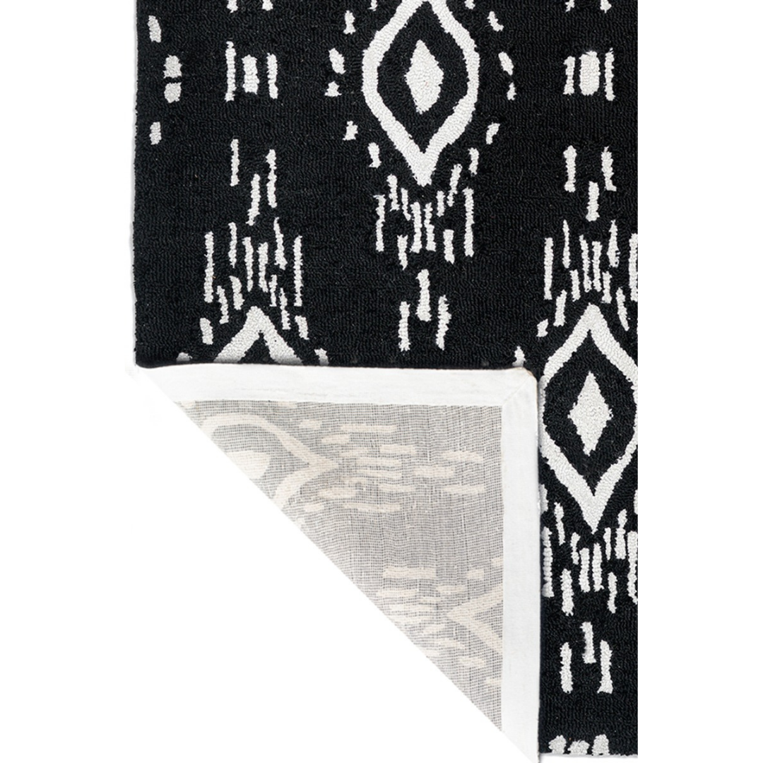 Surah Black and White Tribal P.E.T Indoor Outdoor Large Rug