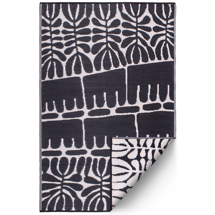 Serowe Black and White Outdoor Area Rug - Recycled Plastic Rugs & Mats Fab Habitat